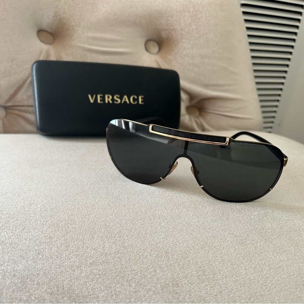 #versace #men or #woman #glasses #blackglasses